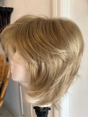 NORIKO BLONDE Razor Cut Short Synthetic Wig. Like Noriko Sky in Arabian Sand.